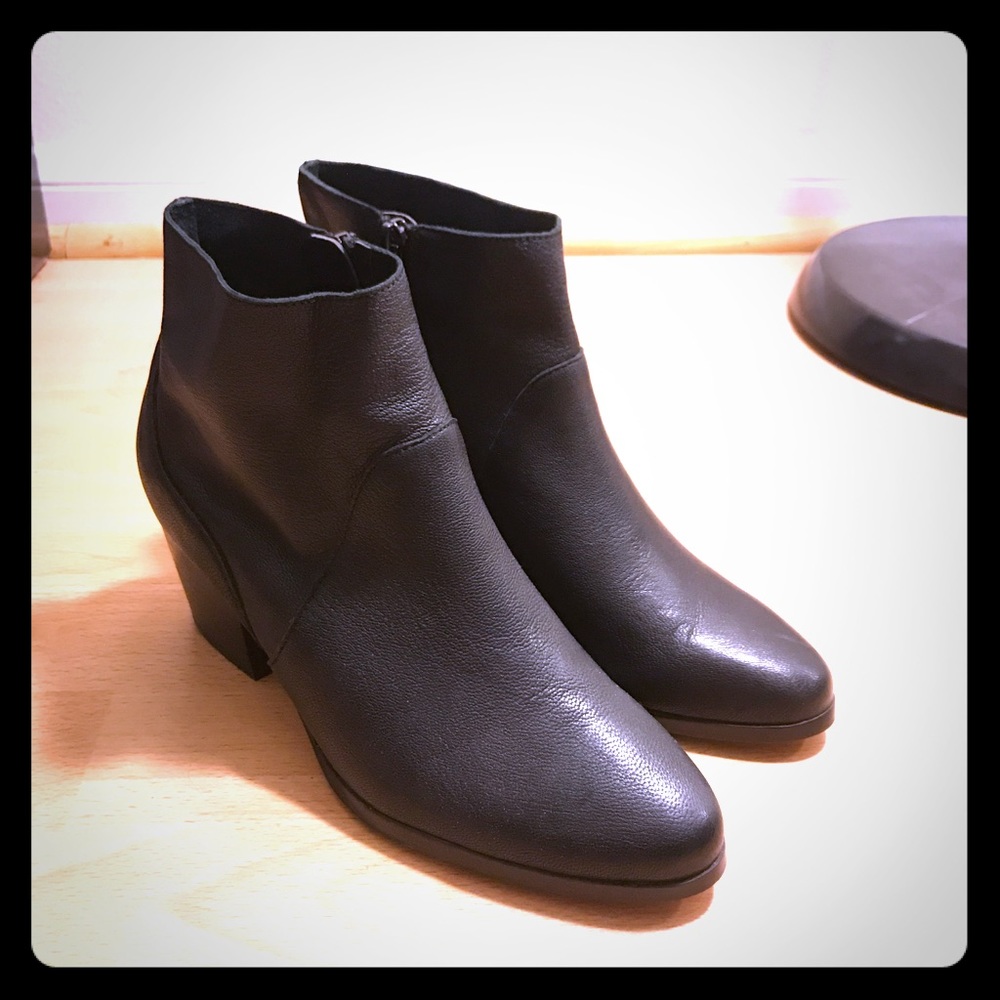 Black Leather Boots (brand new!!)